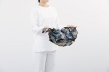 Load image into Gallery viewer, Shupatto / Compact Bag M / S489IL