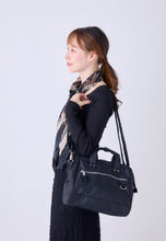 Load image into Gallery viewer, anello / CROSS BOTTLE 2Way Middle Shoulder Bag / ATB5182
