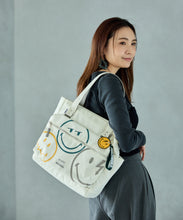 Load image into Gallery viewer, anello / SMILEY X anello Charm Tote Bag / SAN005
