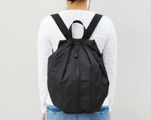 Load image into Gallery viewer, Shupatto / Travel Backpack Black
